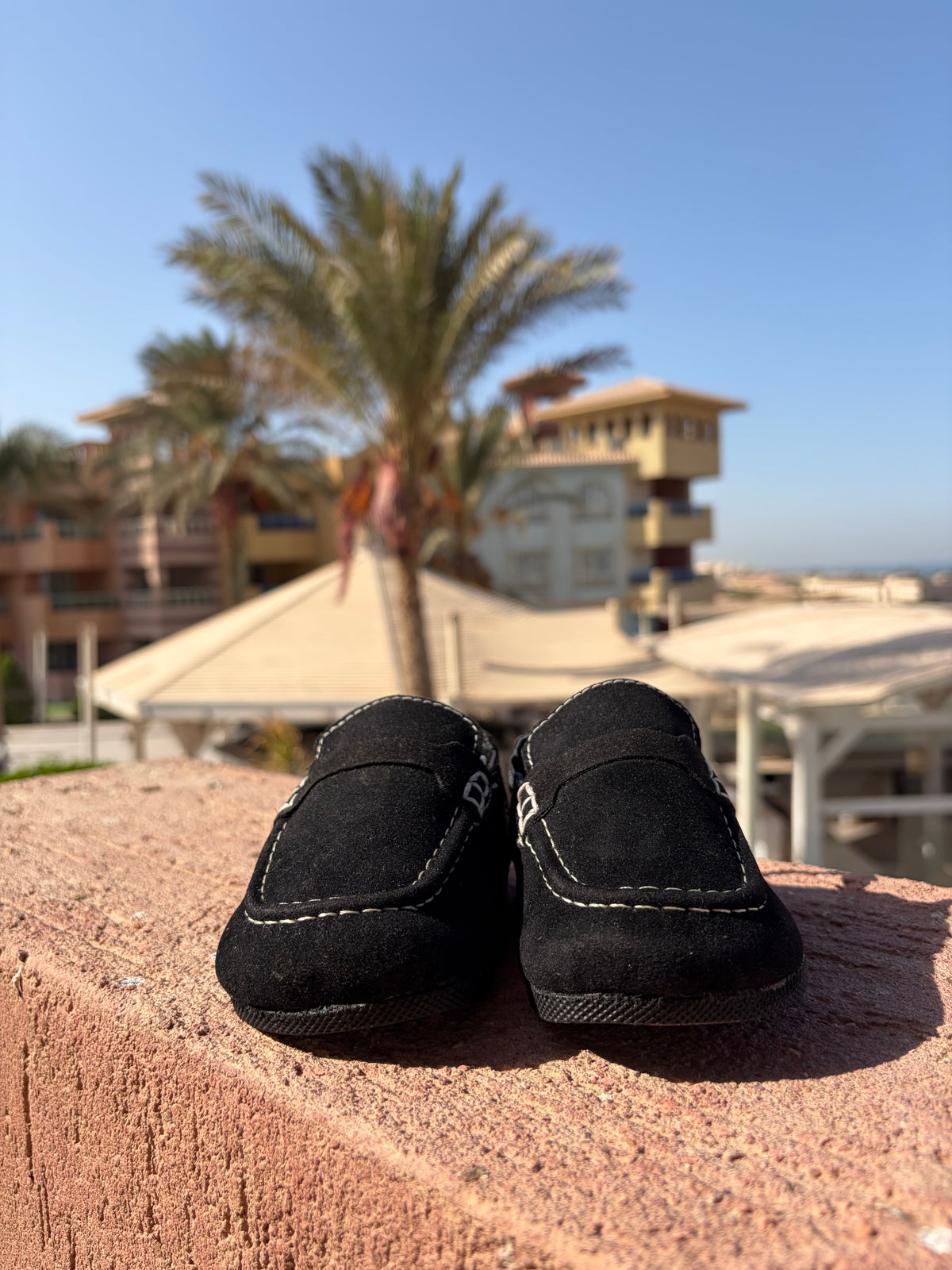 Black slipshoe
