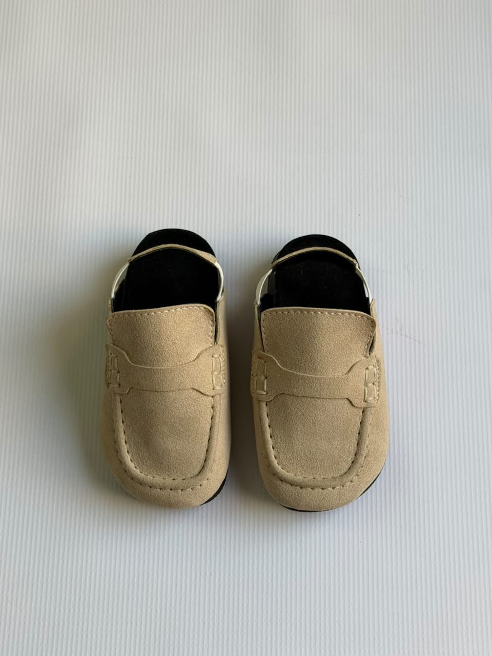 Beige slipshoe