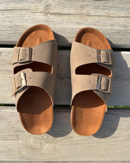 Women Beige slippers