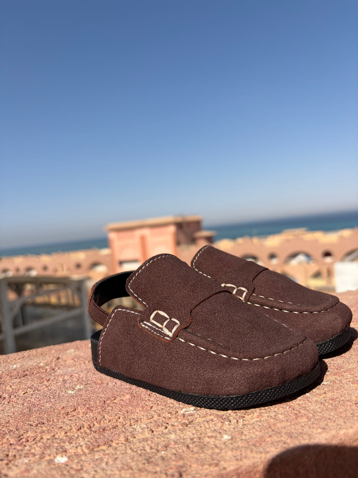 Brown slipshoe