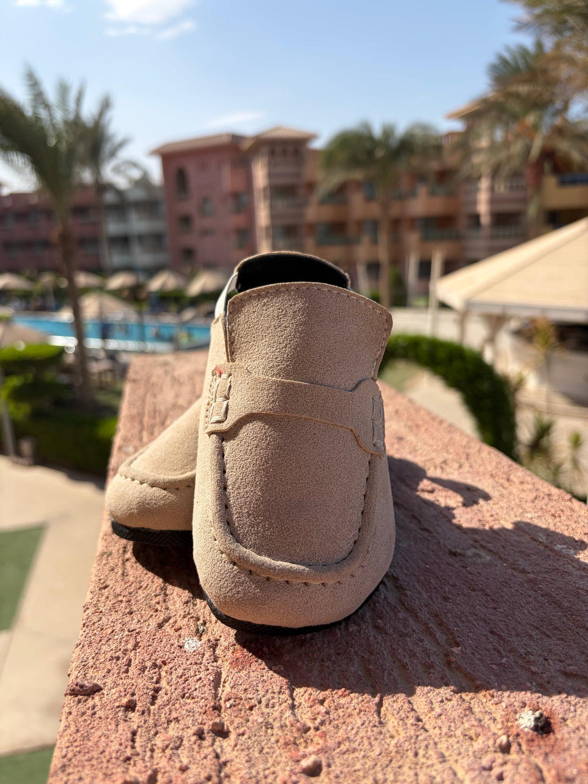 Beige slipshoe