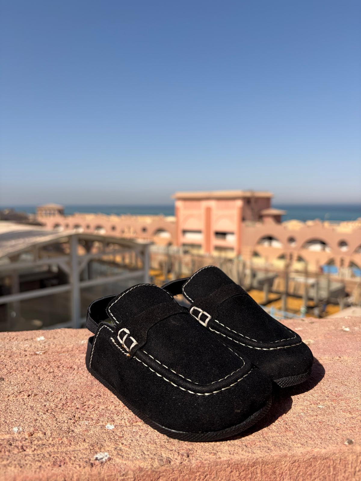 Black slipshoe